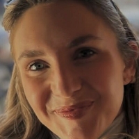 Еби Деуърст Голи