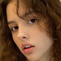 ейприл амелия Голи