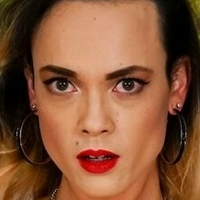 Ейприл Лий Голи