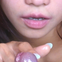 Азиатското момиче Юми Голи