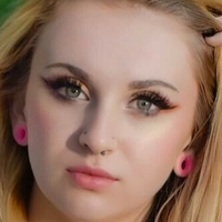 Айла Виксен Голи