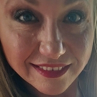 Бъсти Амазонката Голи