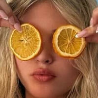 Доминик Елвес Голи