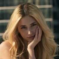 Ела Роуз Голи