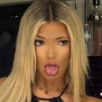 Ела Уест Голи