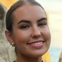 Емили Робъртс Голи