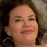 Хилъри Холидей Голи