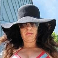 ХотСтепМомКейси Голи