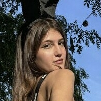 Джени Попач Голи