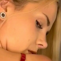 кити оливия Голи