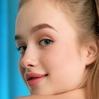 Миа Мику Голи