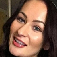 МилиБруксОфициален Голи