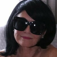 момаскарлет Голи