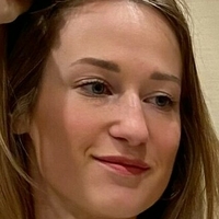 Натали Уест Голи