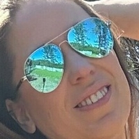 Оливия Голи