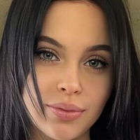 Селена Голи