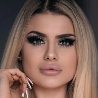 Скайла Голдън Голи