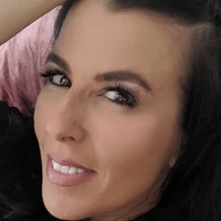 Стефани юрист Голи