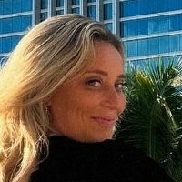 Триша Уитакър Голи