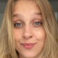 Кой е това (cheex)? Голи